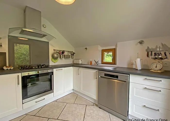 Hébergement de vacances Charmante Longère Authentique Et Lumineuse Avec Grand Jardin, Proche Du Perche - Fr-1-497-216 *